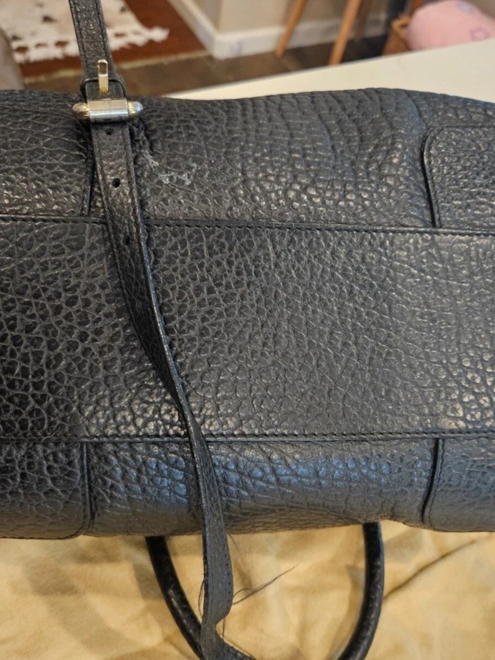 AUTHENTICATED Burberry Heritage Grain Leather Gladstone in Black - Picture 9 of 16